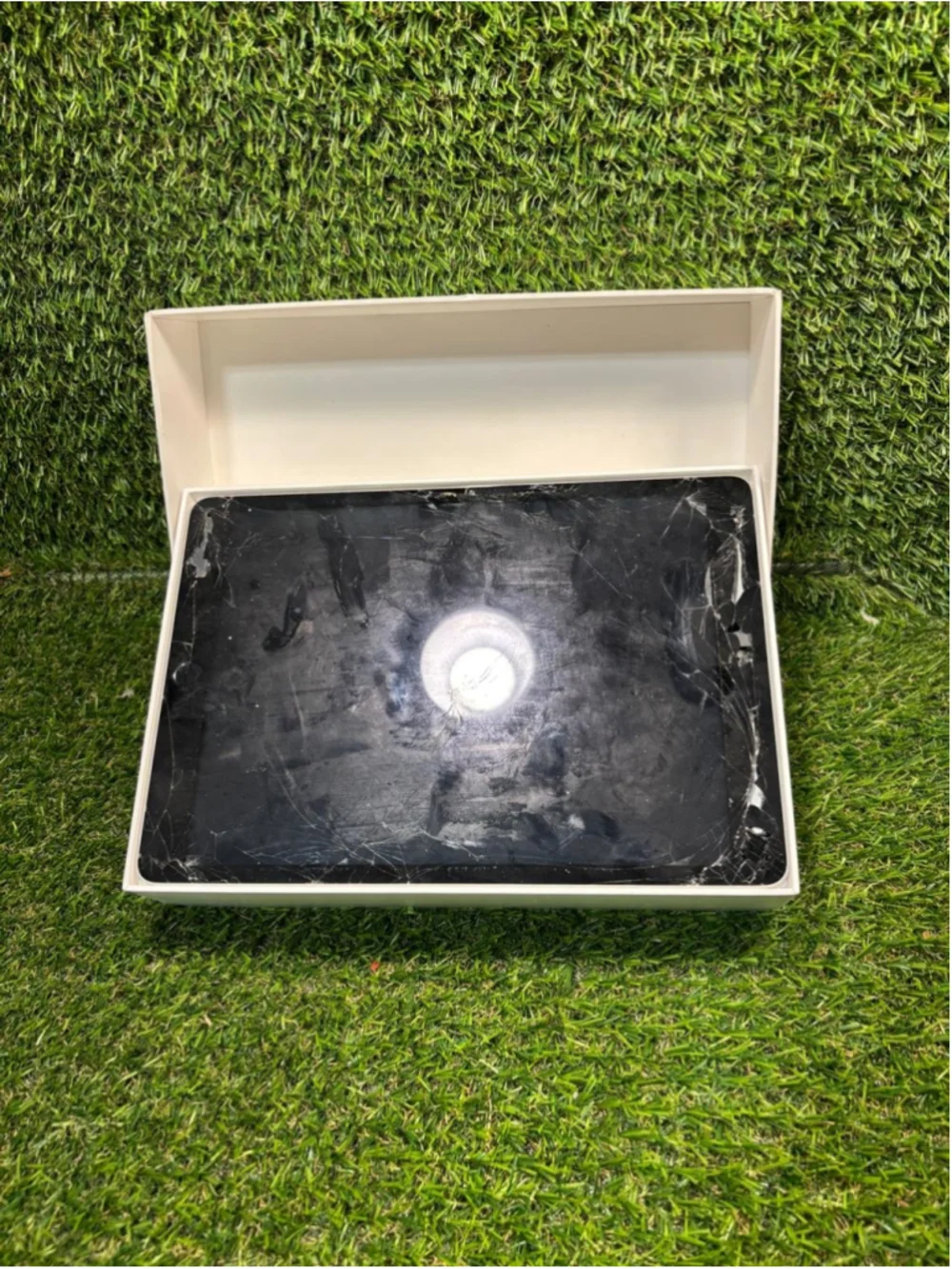 Apple iPad Tablet One Size Black White Damaged #1036